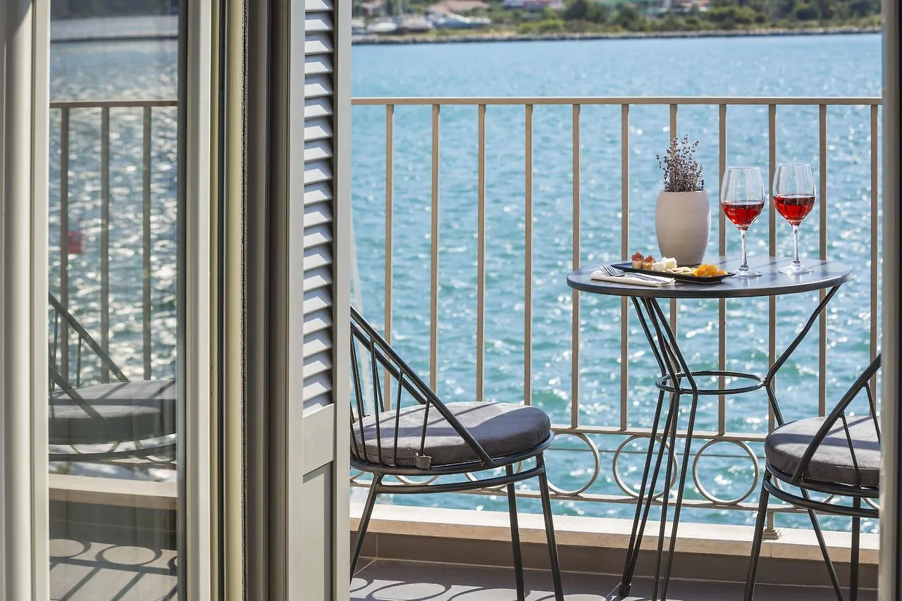 Aparthotel Argostoli Marina Suites